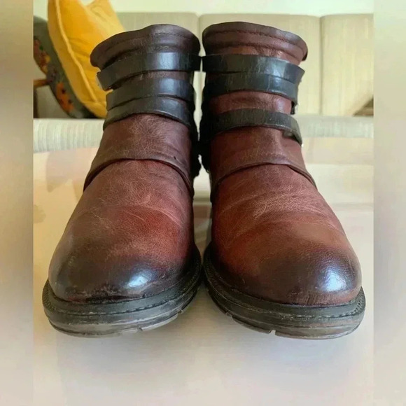 FREEBIRD Mateo Distressed Western Boot - Picture 11 of 15